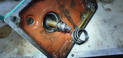 Gebrochene Schaltfeder